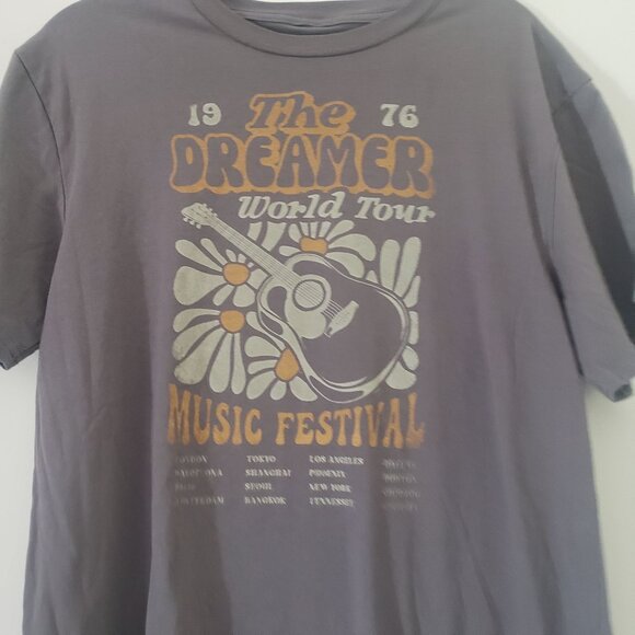 The‎ Dreamer 1976 World Tour Unisex Graphic Short Sleeve Shirt Festival Grunge - Picture 2 of 5
